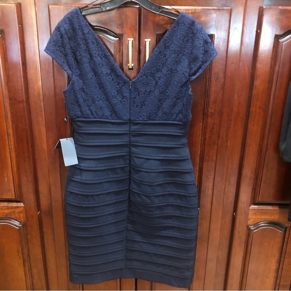 NWT Adriana Papell Navy Midnight Blue Lace V Neck Dress Sz 10 - Picture 10 of 10